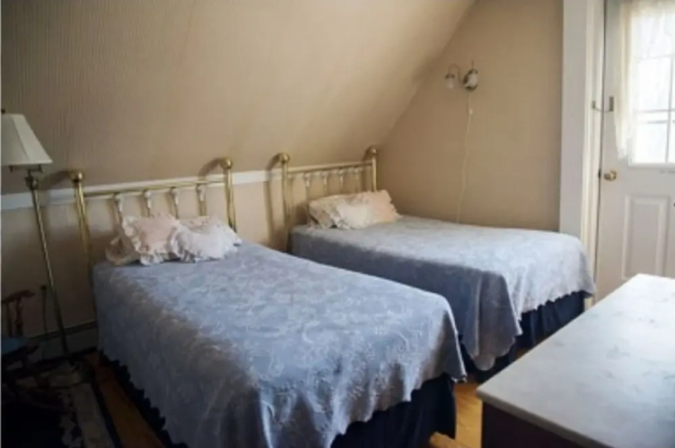 Kings Hill Inn