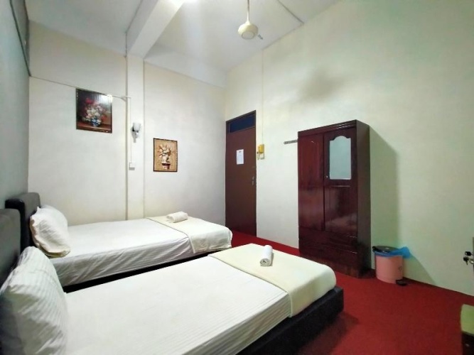 Standard Twin room with city view