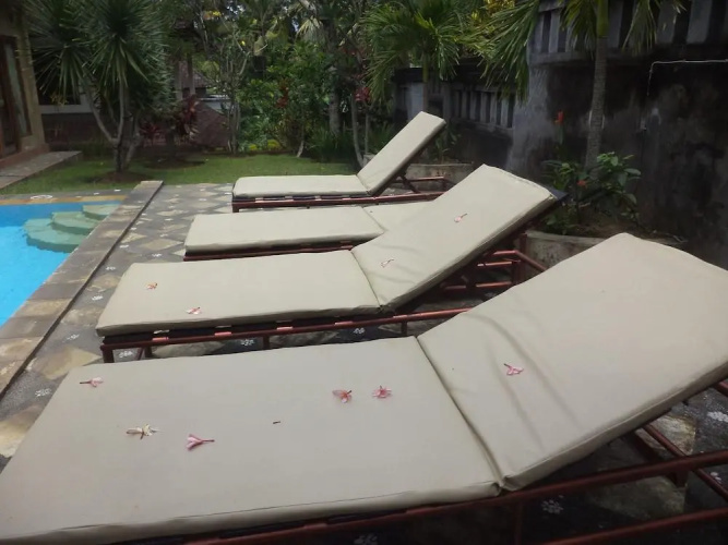 Merthayasa Bungalows