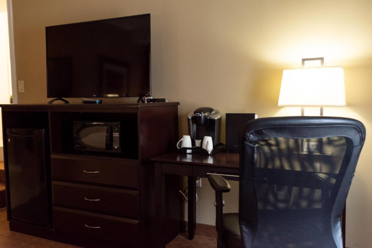 Best Western Plus Bowmanville