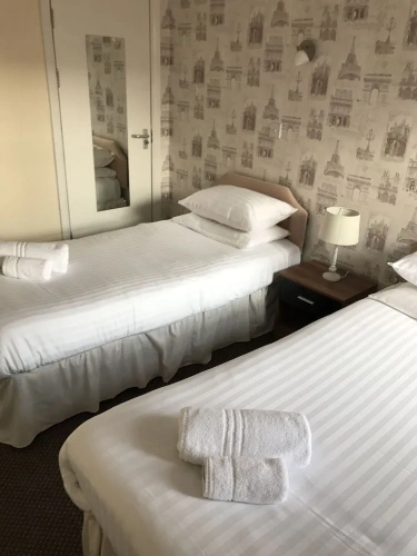 Standard Twin room with sea view