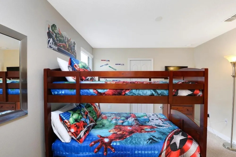 Beautifully decorated 6 beds at Champions Gate