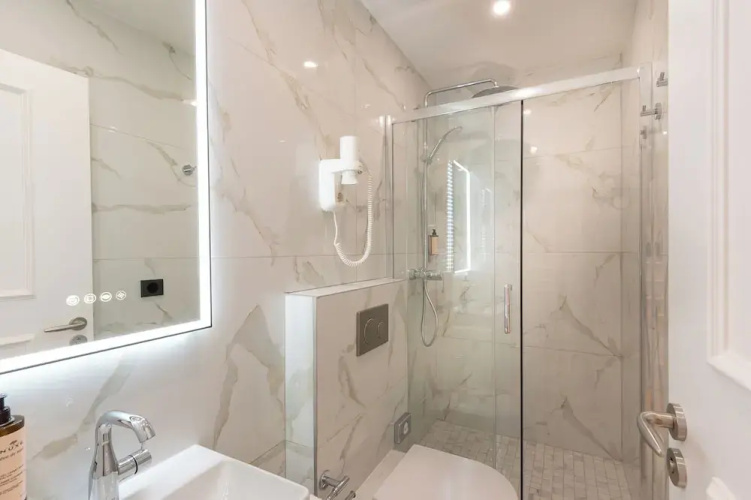 Les Suites Tour Eiffel