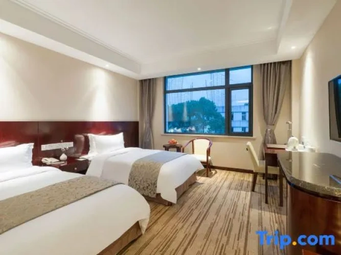 Standard Double room with lake view