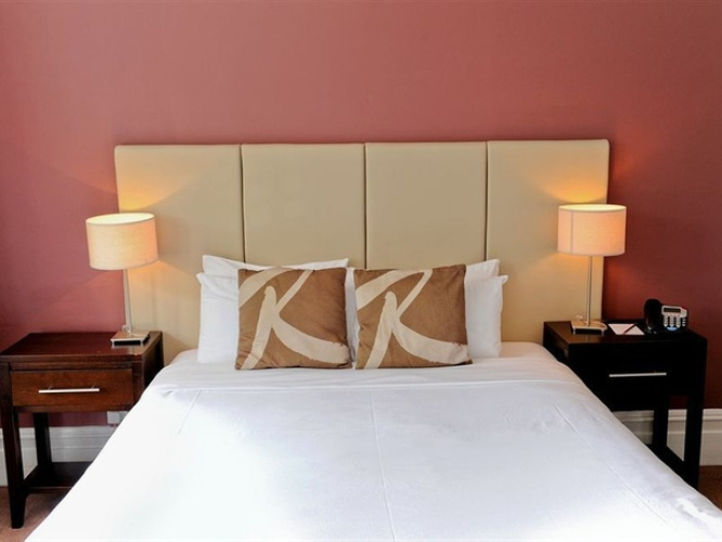 Raglan Hotel