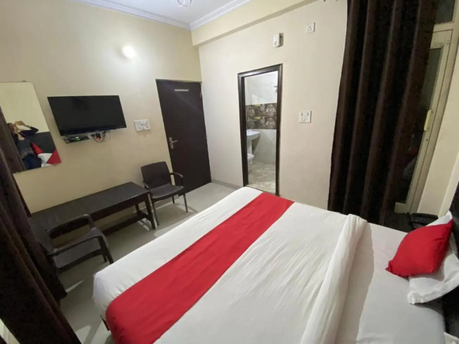 Hotel Ananta Inn
