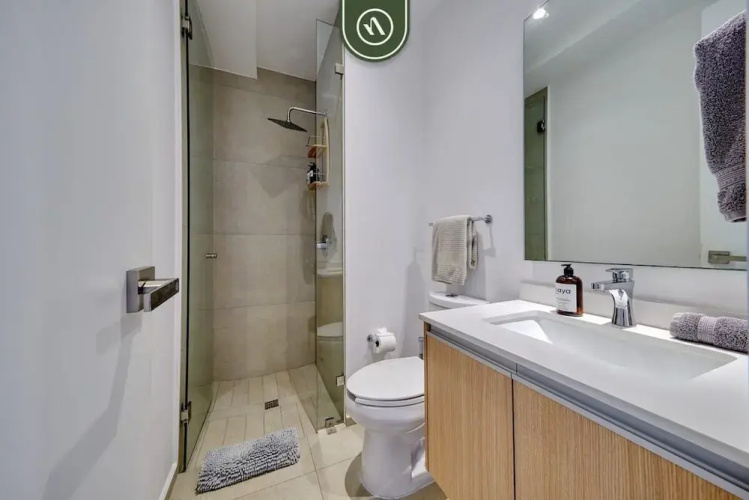 Oceanfront 2BR Condo -private Balcony - Beach