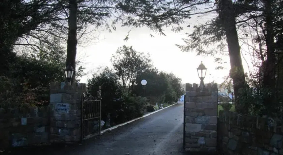 Palmgrove Farmhouse