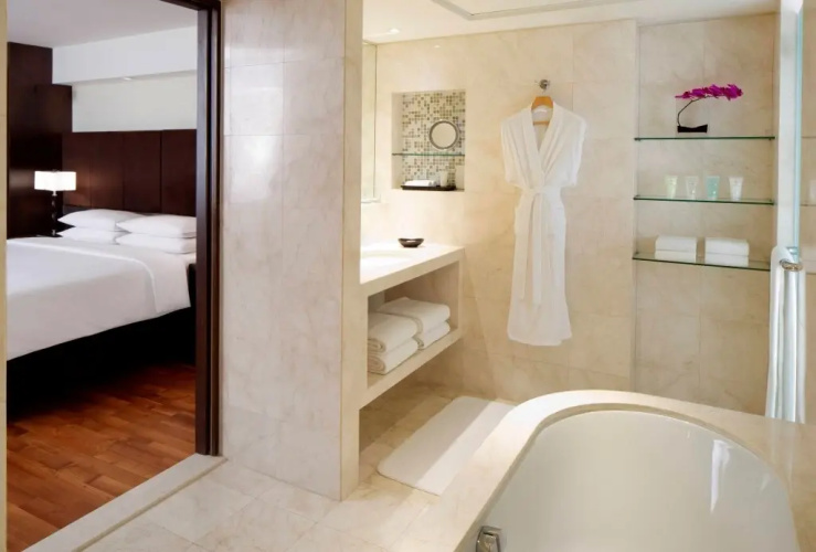 Hyatt Regency Dubai & The Galleria Residence