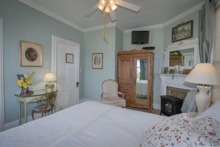 Shorecrest Bed and Breakfast