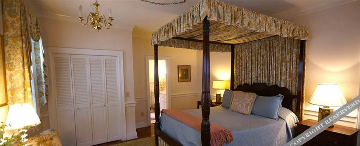 The Cannonboro Inn