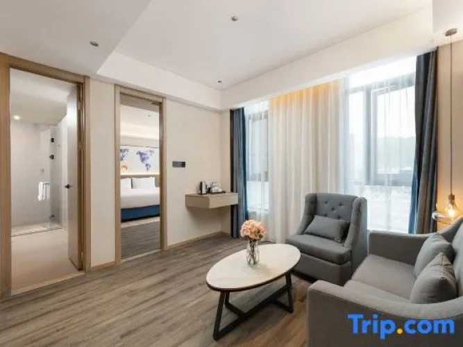 1 Bedroom Deluxe Suite