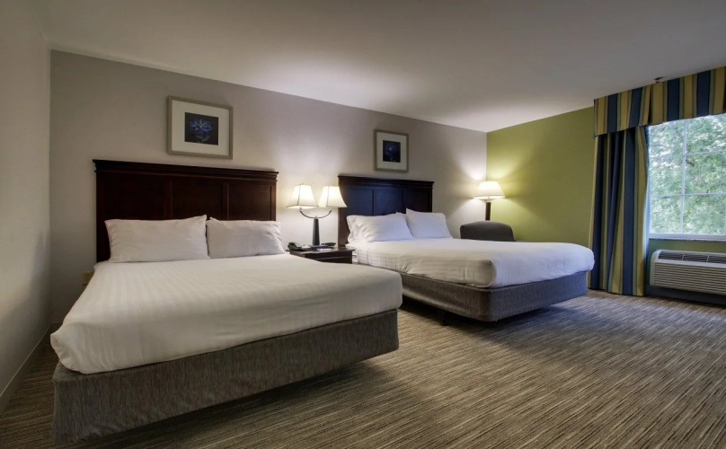 Holiday Inn Express Hotel & Suites Middleboro Raynham by IHG