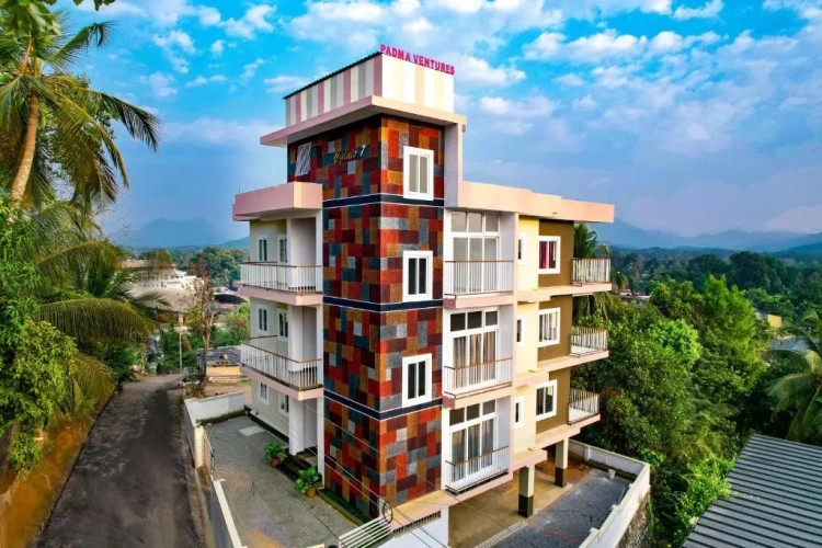 2 Bedrooms Apartment