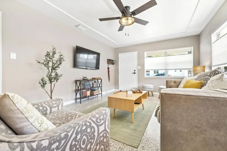 Sunny Side Up A Charming Retreat!