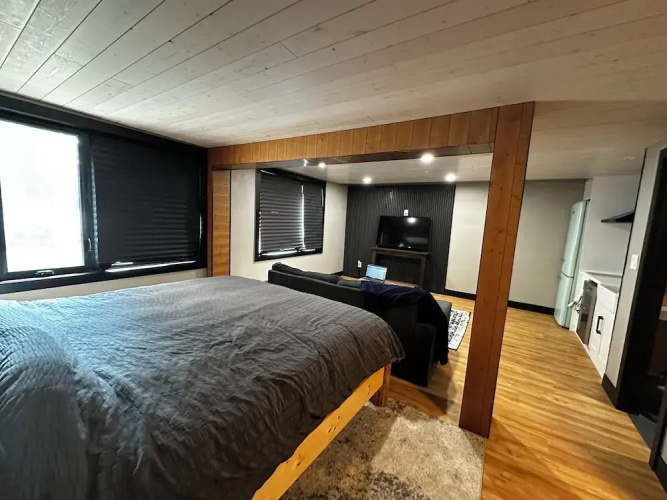 Beamsville Rustic Modern Suites - Beamsville