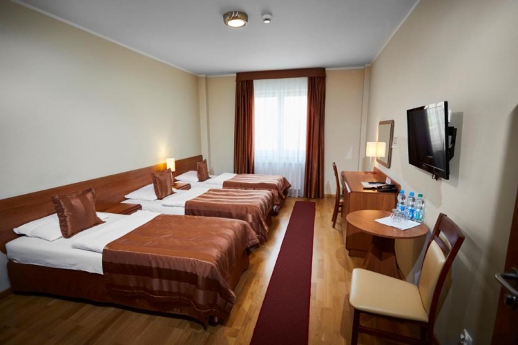 Standard Triple room