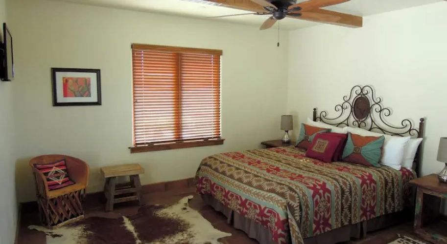 Croad Vineyards - The Inn