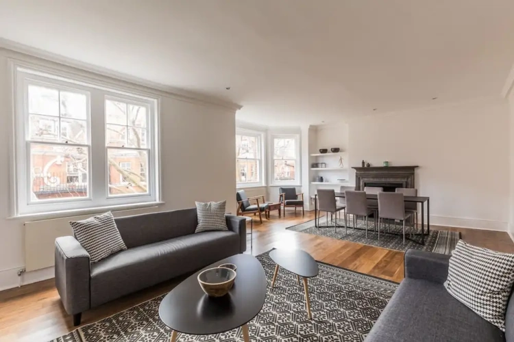 3 Bedrooms Apartment