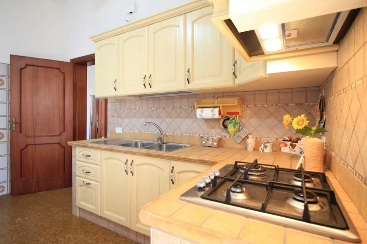 3 Bedrooms Apartment