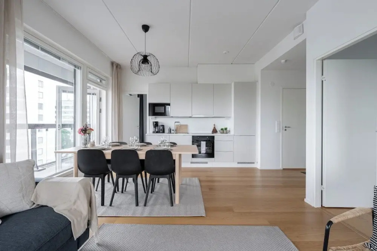 Modern 2BR Apartment with Sauna & Large Balcony