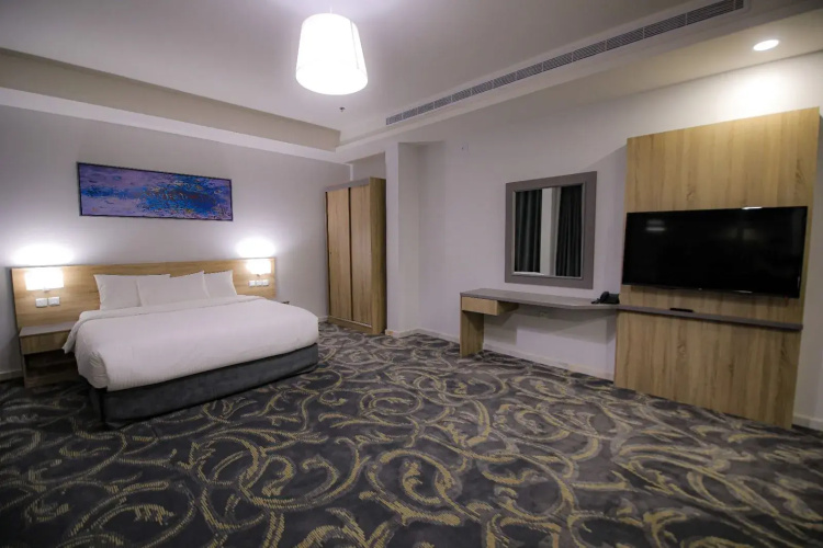 Laten Suites