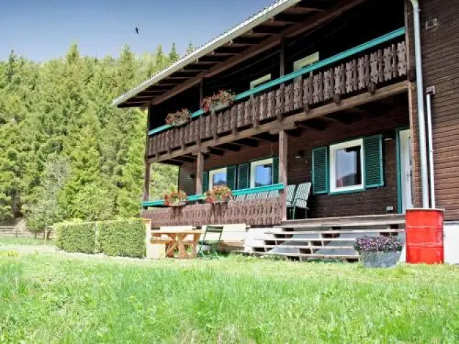 Chalet Innerkrems 1