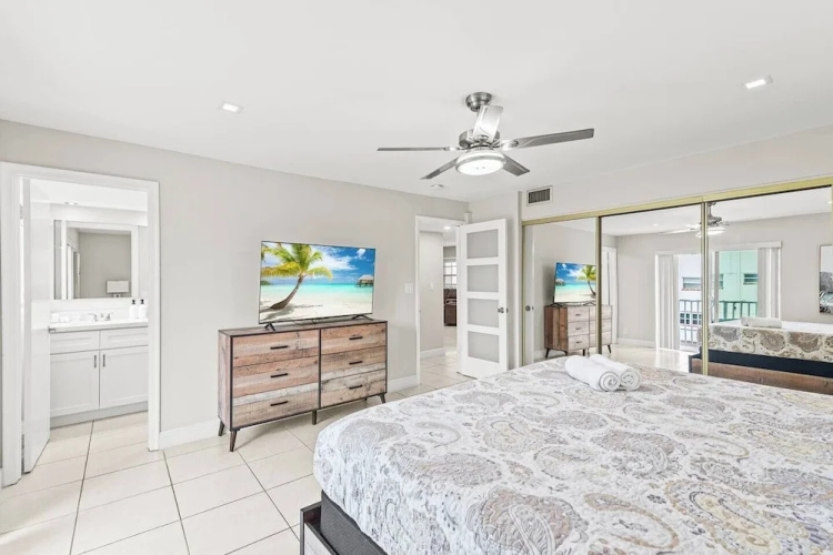 Beach, Pool; Las Olas Getaway