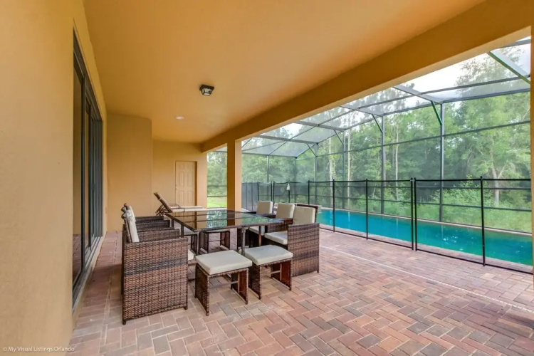 8875 Ultimate 8 Bedroom 6 Bathroom Windsor