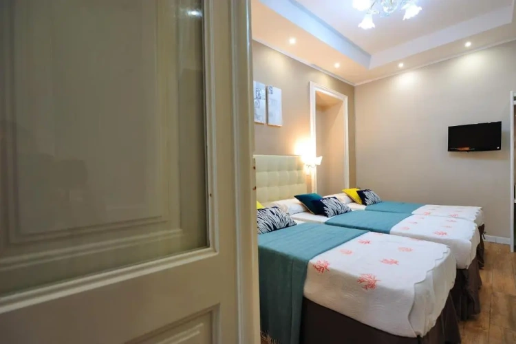 Standard Triple room