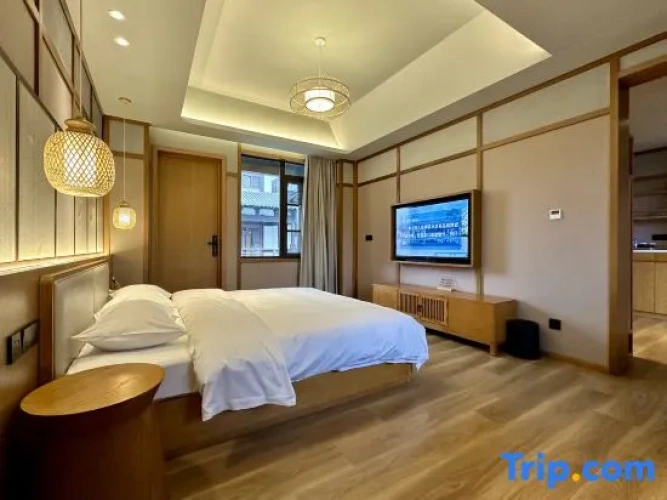 Standard Double room with lake view