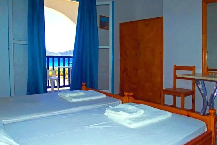 Classic Triple room with balcony and with sea view