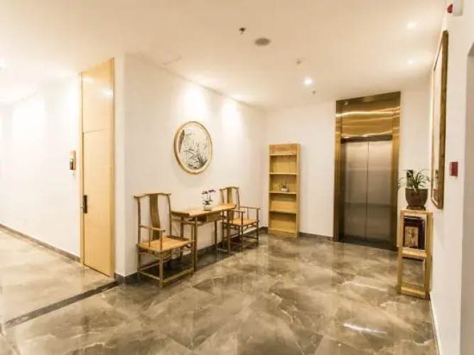 Lucky Orchid Hotel