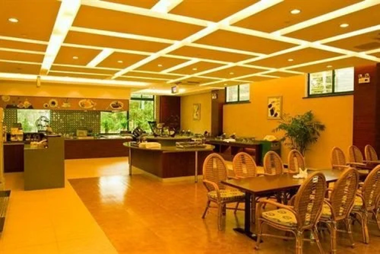 Rongding Binjiang Hotel