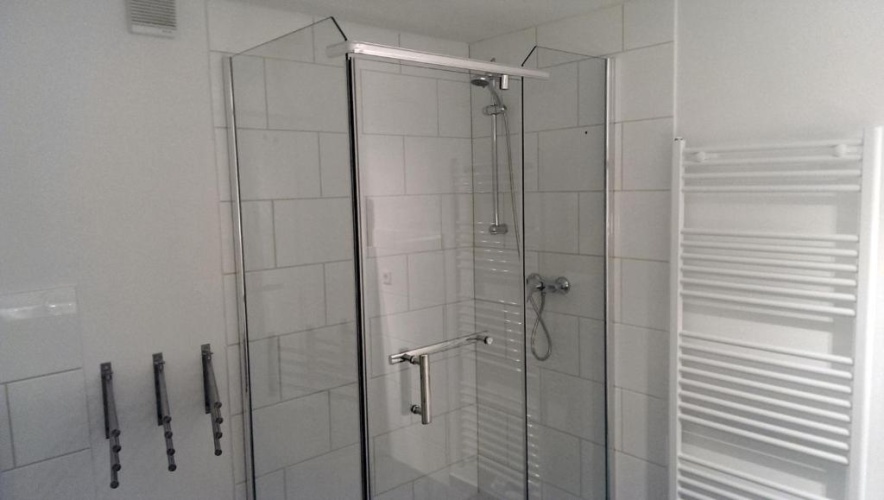 3 Bedrooms Apartment
