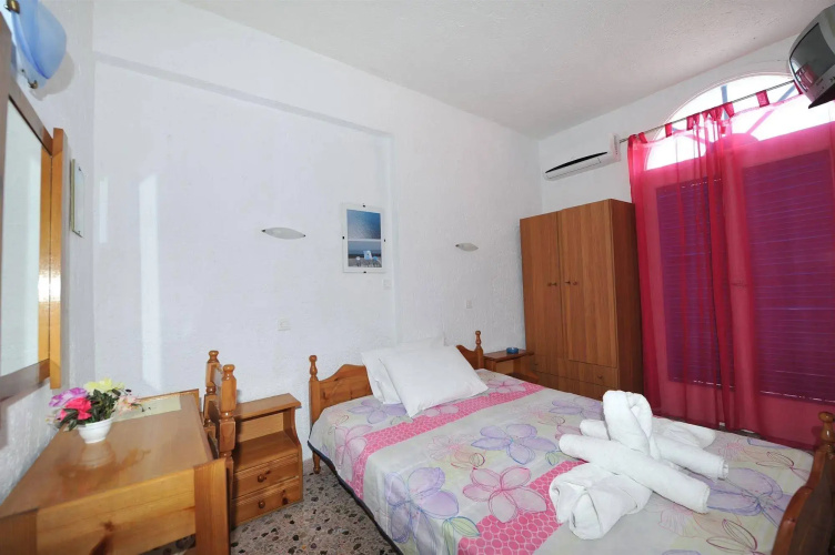 Santa Irini Hotel