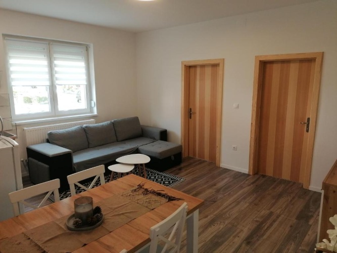 3 Bedrooms Apartment