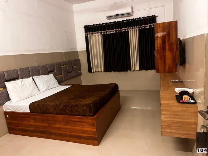 Executive Suite with city view