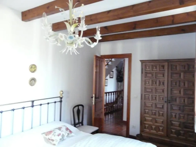 6 Bedrooms Cottage
