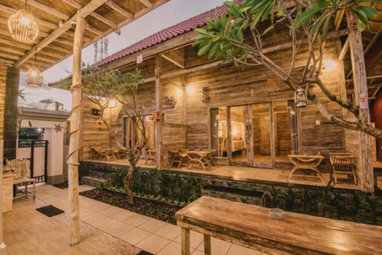Pange Hostel Lembongan