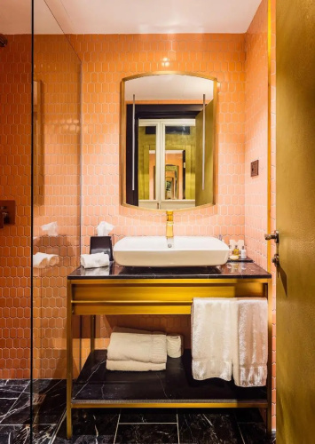 Brown BoBo, a member of Brown Hotels
