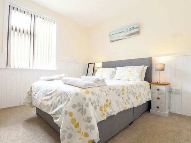 Flat 1 Niles Place