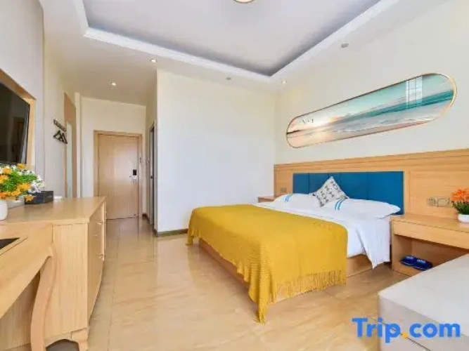 Deluxe Triple Family room