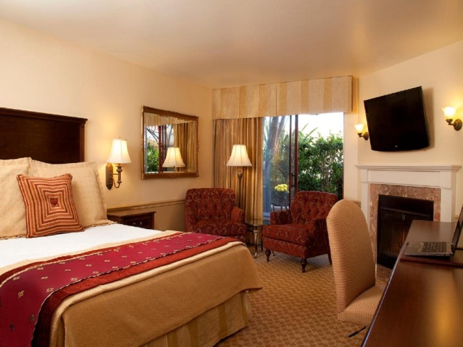 Deluxe Double room with courtyard view