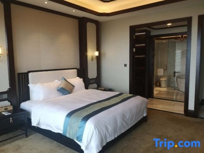 Double Suite with lake view