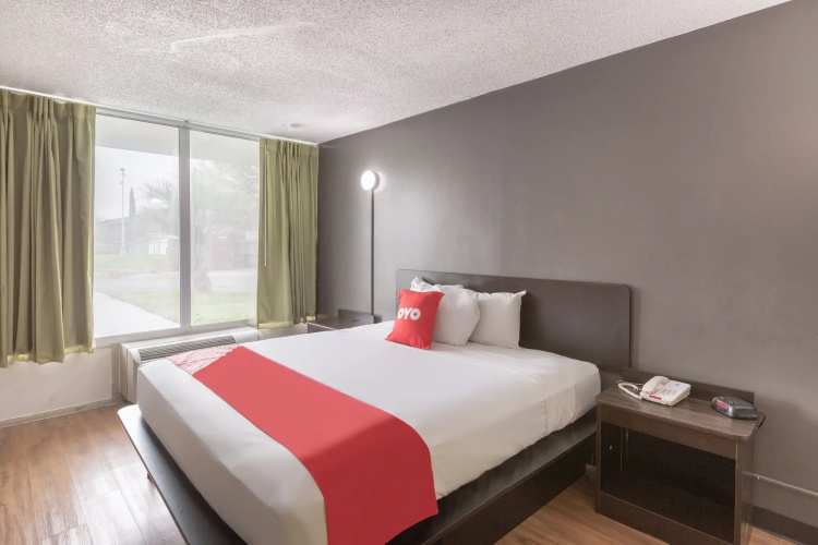 OYO Hotel Baton Rouge - Mead Rd