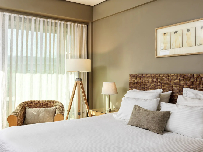 Sea View Cityscape Hotel