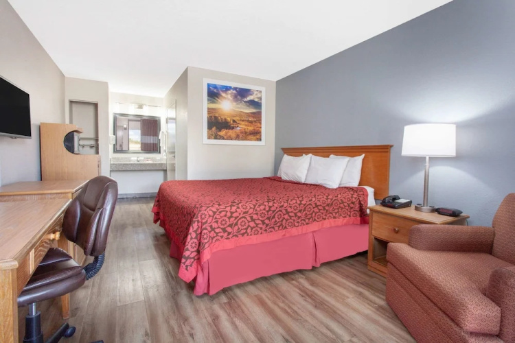 Days Inn Clinton-presbyterian College