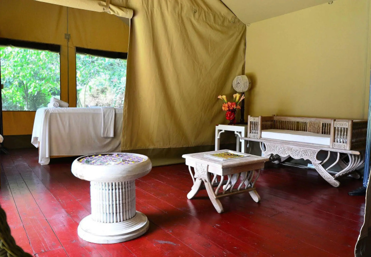 Kiboko Luxury Camp