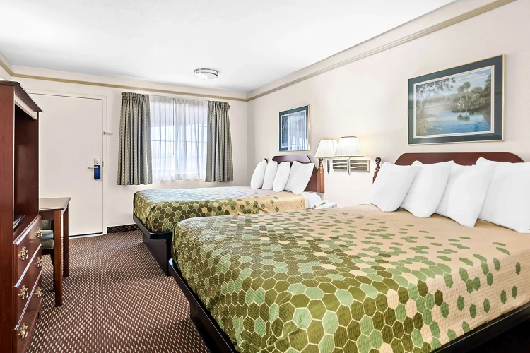 Standard Quadruple room